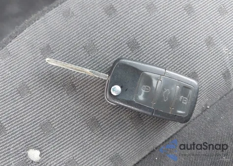 2002 Volkswagen New Beetle Gls from USA, damaged, VIN 3VWCB21C32M461962